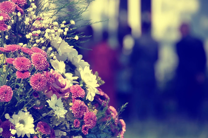 Jakie kwiaty na pogrzeb wybrać?